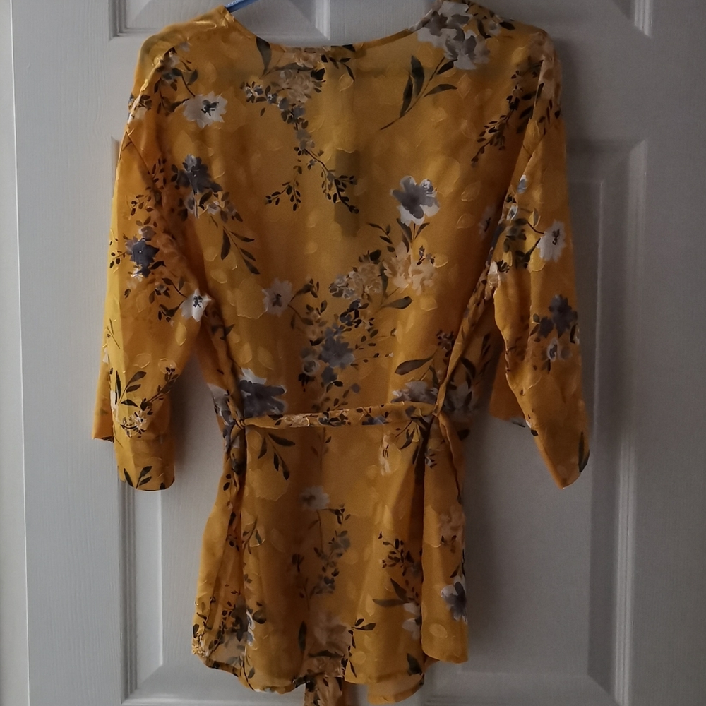 Dynamite Kimono blouse - Picture 4 of 4
